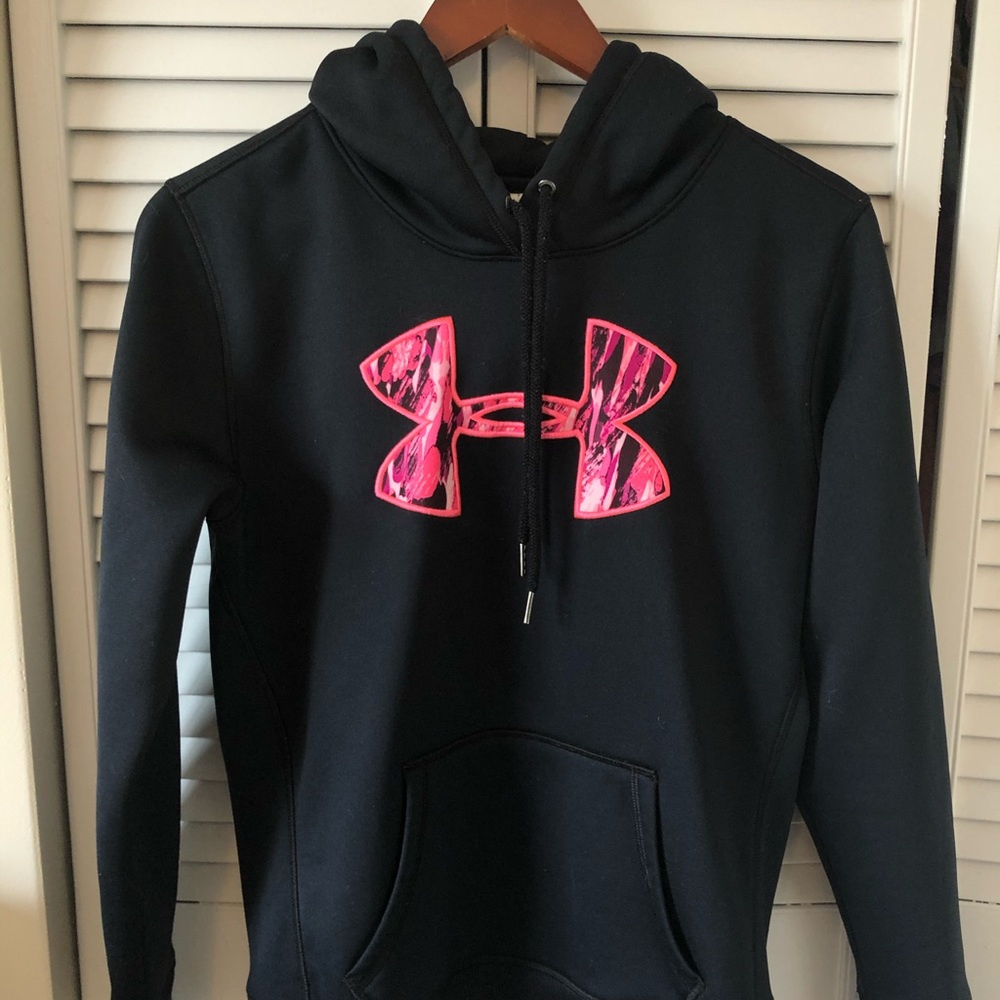 Black under armour hoodie